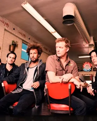 Queens Of The Stone Age & Pixies